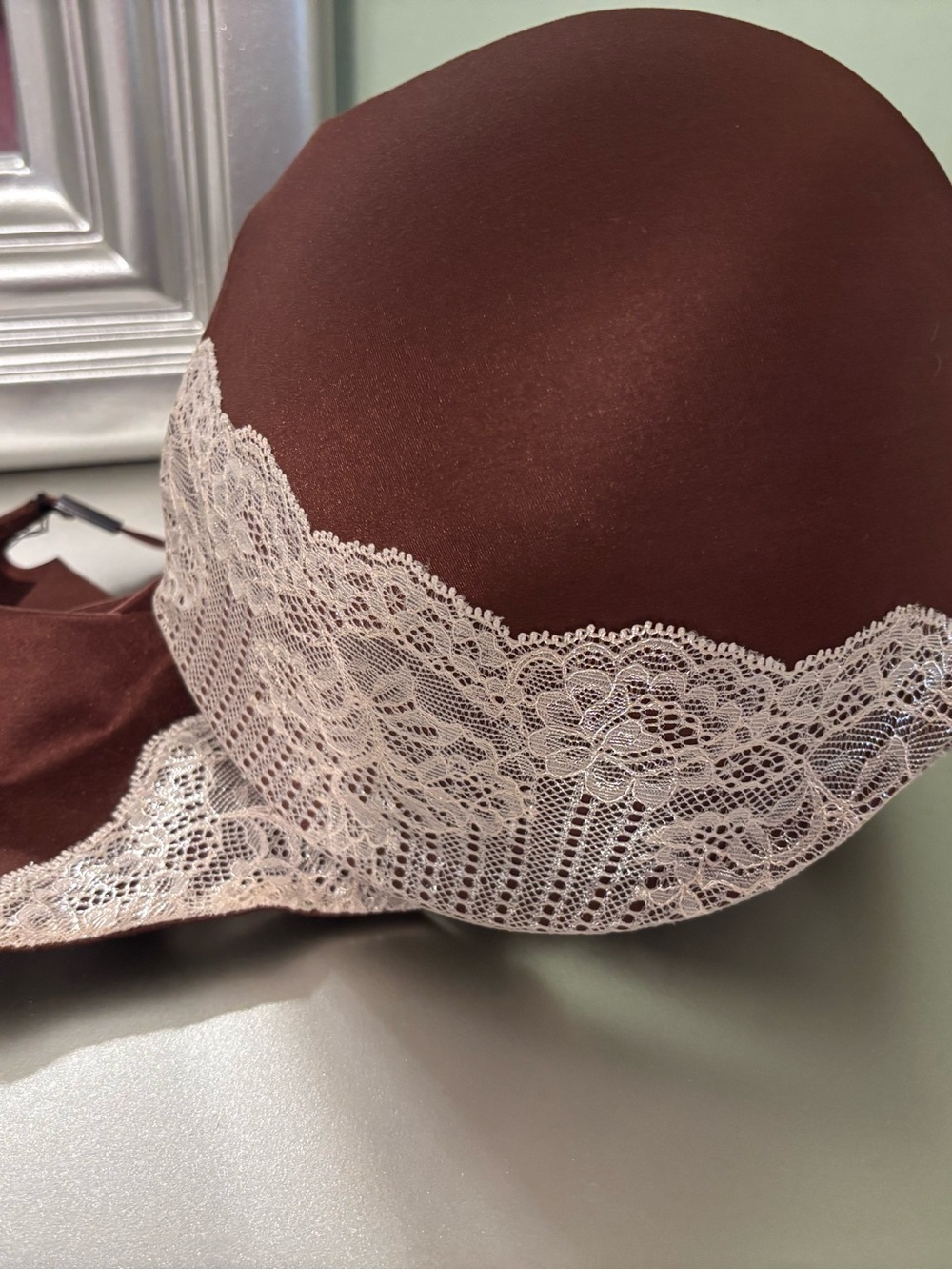 Smooth Chocolate Lace-Trim Push-Up Bra - Chocolate